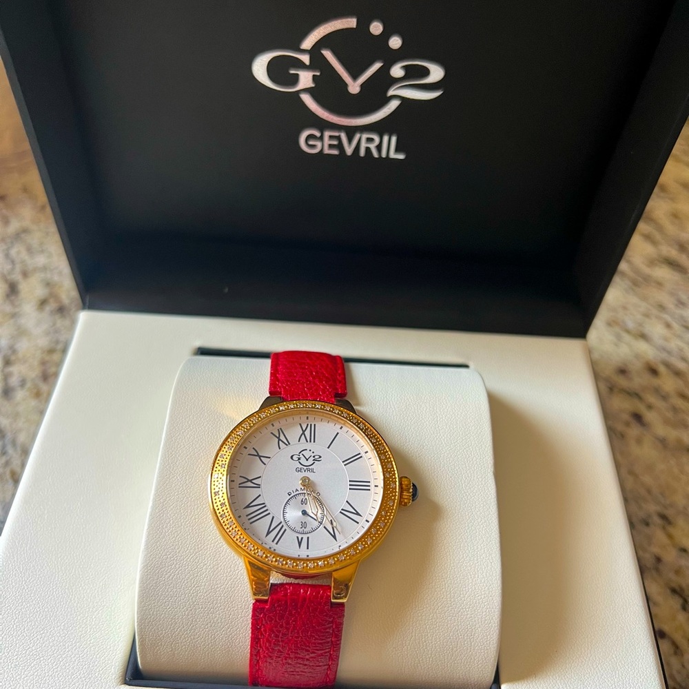 Gevril GV2 Astor Swiss made, quartz, 50 diamonds, gold, watch,new